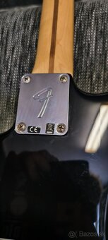 Elektrická gitara Fender Stratocaster PF Black + kufor - 4