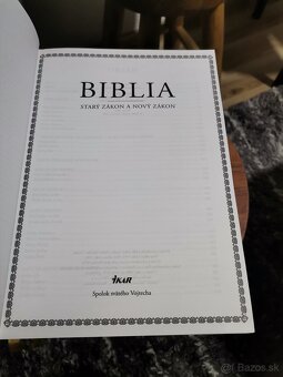 Biblia (s kovovým razidlom) - 4