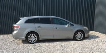 Toyota Avensis Combi 2.2 D-4D, SR voz, Panoráma, Koža - 4