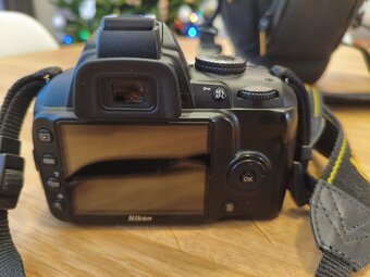Digitálna zrkadlovka NIKON D3000 - 4