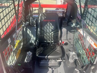 Takeuchi TL12 šmykom riadený nakladač - 4