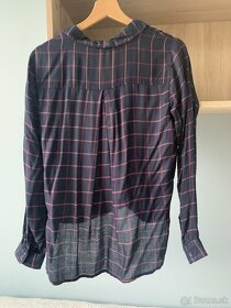 Tmavomodrá blúzka - 4