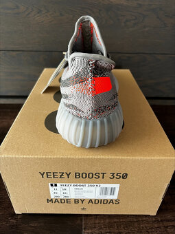 YEEZY Boost 350 V2 Beluga RF 45 1/3 - 4