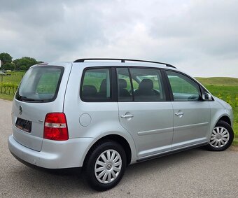 Volkswagen Touran 1.9 TDI 77KW/105PS R.V.10/2006 - 4