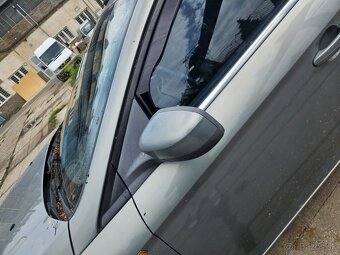 Ford Mondeo MK4 2.0 96 kW manual - 4