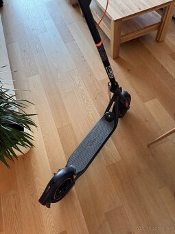 Segway Ninebot F40E kolobezka elektricka - 4
