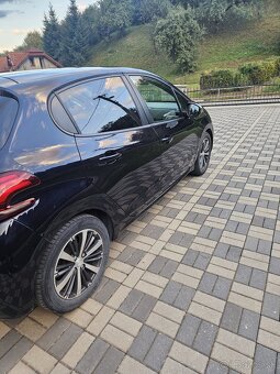 Peugeot 208 - 4