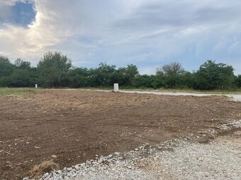 Čaňa – pozemok 565 m² na predaj, súkromie, nová ulica, elekt - 4
