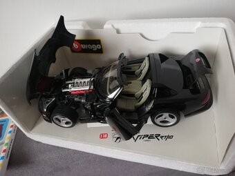1:18 DODGE VIPER Bburago cierna, original krabica - 4