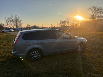 Ford Focus kombi 1,6 nafta - 4