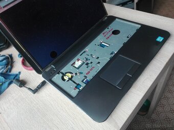 Rozpredám DELL E6520. E5440. E5500. 15R-5521. D830. - 4