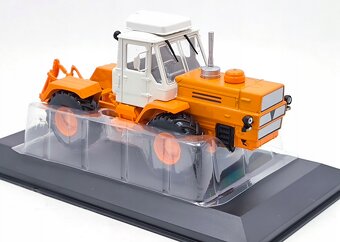 Traktor T-150K 1:43 - 4