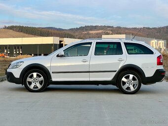 Škoda Octavia Combi Scout 2.0 TDI 4x4 Xenon Alcantara - 4
