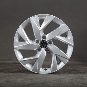 ✅ 5x112 r18 tiguan krasna sada Frankfurt vw original - 4