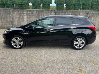 Hyundai I30 1.6 CDRi, STYLE, Kúpené v SR, Nová STK, - 4