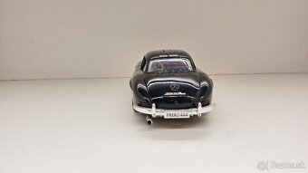 1:18 MERCEDES-BENZ 300SL - 4