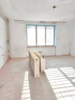 Priestranný ,slnečný rodinný dom v pôvodnom stave , vhodný n - 4