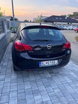 Predám Opel Astra 1.4 Turbo 140k Enjoy - 4