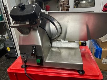 Krajací stroj  zn. OMAS VS30F - 4