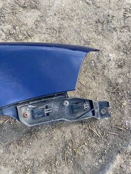 Pravý predný blatník VW passat b5,5 farba LA5E modrá - 4