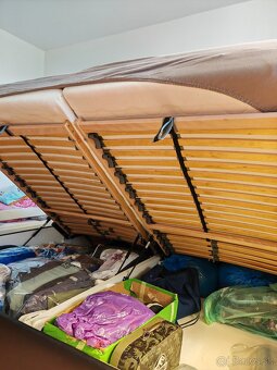 Manželská posteľ - 4