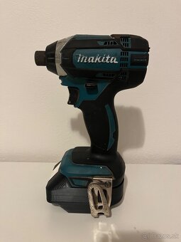 Predam adapter z Dewalt baterie na Makita naradie - 4