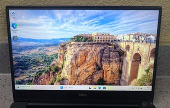 Dell Latitude 7370 / m5-6Y57 / 8GB RAM / 512GB M.2 / 13.3" - 4