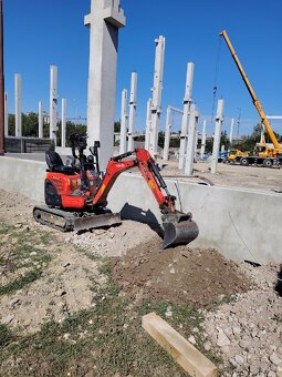 Výkopové práce minibagrom mininakladačom zakladač trávnika - 4