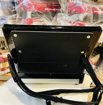 redám akordeón HOHNER VENTURA IV 96 BAS- špičkový akordeón- - 4
