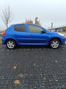 Peugeot 206+ 1.4 benzín - 4