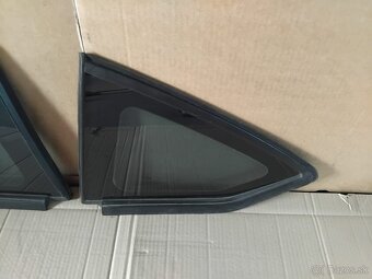 bočné sklá kufra Citroën C4 - 4