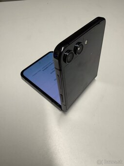 Samsung Galaxy Z Flip 5 - 4