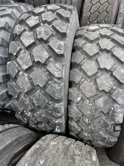 Gumy continental 335/80 R 20 - 4
