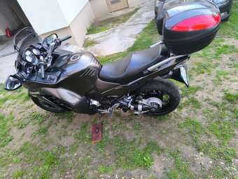 Kawasaki GTR 1400 - 4