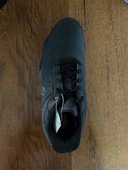 Predám nove golfove topánky FootJoy - 4