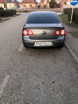 Volkswagen Passat - 4