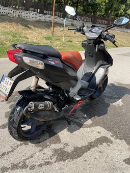 Aprilia sr50 - 4