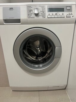 6kg AEG pracka - slim fit - 4