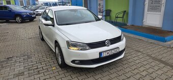 Volkswagen Jetta - 4