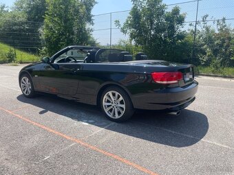 Predám BMW e93 320i cabrio - 4