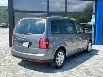 Volkswagen Touran 1.9 TDI DPF Highline - 4