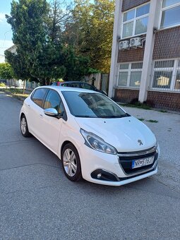 Peugeot 208 vo výbave - 4