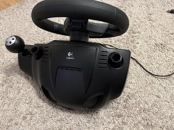 Volant k videohrám od Logitech Driving Force Pro - 4