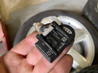 5x114,3 18" Alu disky JEEP+ originál TPMS senzory - 4