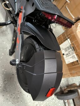 Kukirin G2 800 W 15 Ah 2025 - ZARUKA - 0 Kilometrov - 4