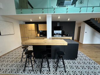 Exkluzívny 4-izbový byt na prenájom - 4