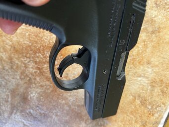 Pištoľ Smith Wesson - 4