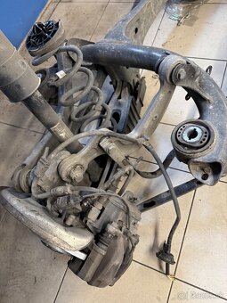 Zadna náprava Audi a4 b9 - 4