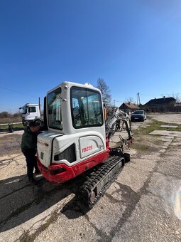 Mini bager Takeuchi TB225 - 4