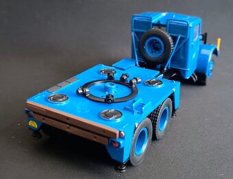 Tatra 111 1:43 - 4
